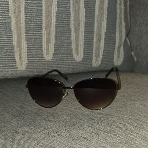 Isaac Mizrahi Stylish Brown Sunglasses
